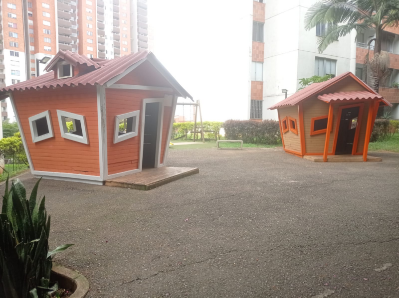 EN BELLO – PUERTA MADERA