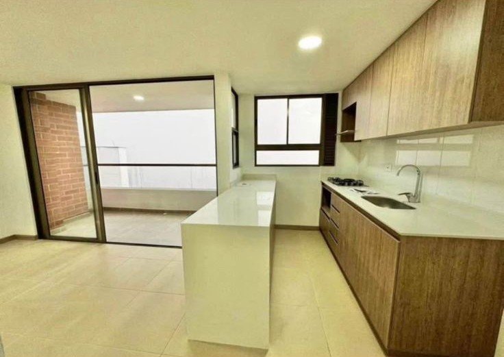 EN PARQUE RESIDENCIAL PARÍS – SABANETA, ANTIOQUIA