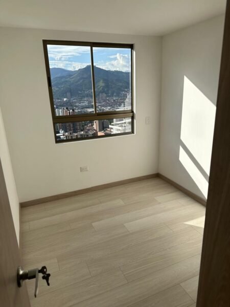 EN PARQUE RESIDENCIAL PARÍS – SABANETA, ANTIOQUIA