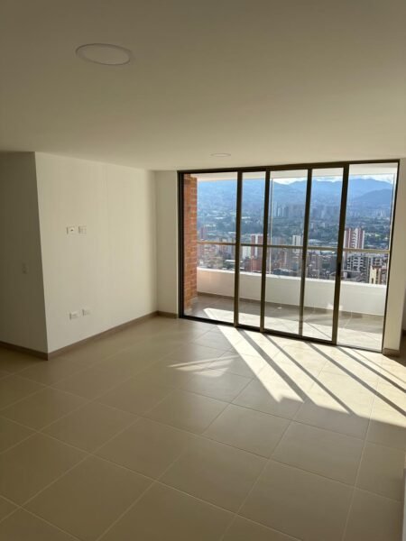 EN PARQUE RESIDENCIAL PARÍS – SABANETA, ANTIOQUIA