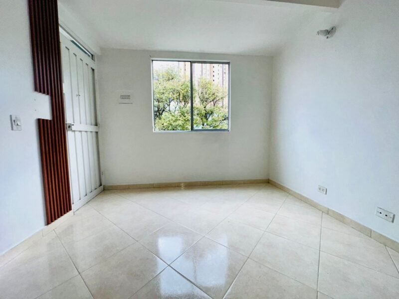 EN VENTA CALASANZ PARTE ALTA – UNIDAD CALASANIA DEL SOL