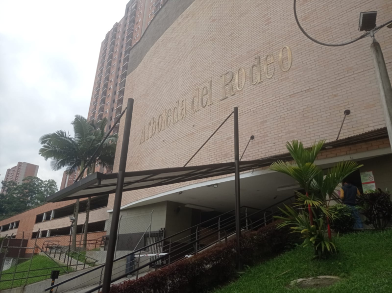 EN MEDELLÍN – ARBOLEDA DEL RODEO